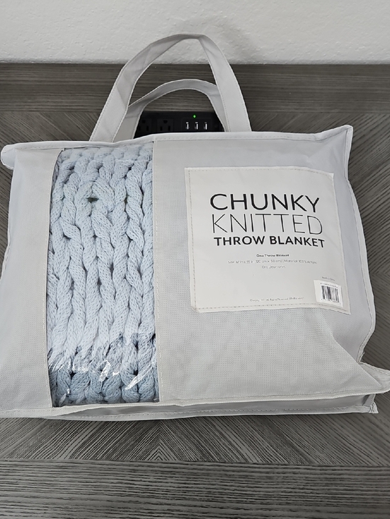 Nordstrom Other - Nordstrom Chunky Knitted Throw Blanket - Pale Blue